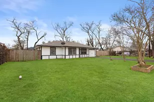 7938 Snowden St, Houston, TX 77028 - Photo 2