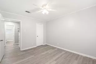 7938 Snowden St, Houston, TX 77028 - Photo 24