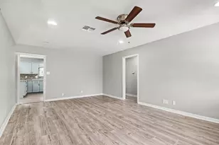 203 Chestnut St, Lake Jackson, TX 77566 - Photo 10