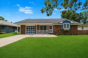 203 Chestnut St, Lake Jackson, TX 77566 - Photo 2