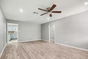203 Chestnut St, Lake Jackson, TX 77566 - Photo 16