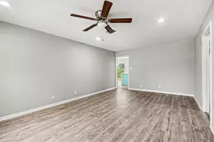 203 Chestnut St, Lake Jackson, TX 77566 - Photo 8