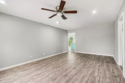 203 Chestnut Street, Lake Jackson, TX 77566 - Photo 8