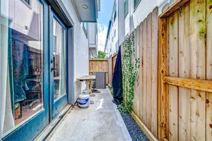 1747 Ojeman Spring Ln, Houston, TX 77055 - Photo 32