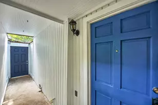 2106 Van Buren St, Houston, TX 77006 - Photo 2