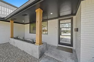 2207 Cheshire Ln, Houston, TX 77018 - Photo 2