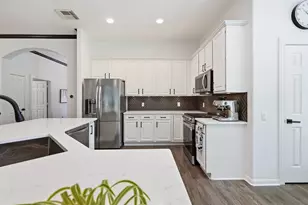 35 S Ashley Green, The Woodlands, TX 77382 - Photo 10