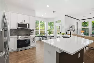 35 S Ashley Green, The Woodlands, TX 77382 - Photo 6