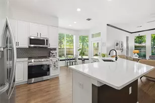 35 S Ashley Green, The Woodlands, TX 77382 - Photo 6