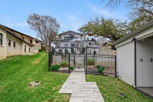 205 Beaver Cir, Horseshoe Bay, TX 78657 - Photo 14