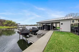 205 Beaver Cir, Horseshoe Bay, TX 78657 - Photo 12