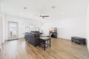 1127 Curly Angora Ct, Rosharon, TX 77583 - Photo 4