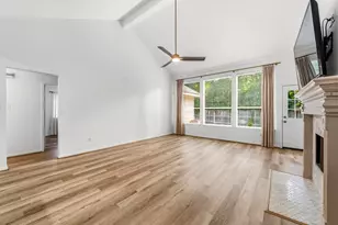 46 E Hobbit Glen Dr, The Woodlands, TX 77384 - Photo 10