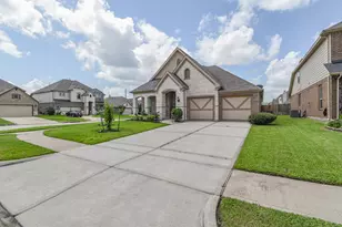 22303 Larch Grove Ct, Tomball, TX 77375 - Photo 2