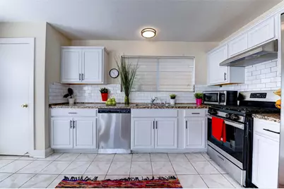 3818 E Traditions Court, Houston, TX 77082 - Photo 12