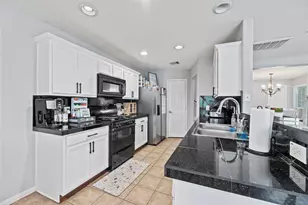 10827 Windfern Lakes St, Houston, TX 77064 - Photo 6