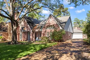 11 Hornsilver Pl, The Woodlands, TX 77381 - Photo 2