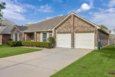 1012 Hyland Lane, League City, TX 77573 - Photo 2