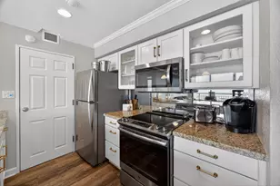 5220 Seawall Blvd, Galveston, TX 77551 - Photo 12