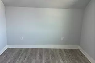 1015 30th St, Galveston, TX 77550 - Photo 2