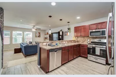 15614 S Early Dusk Circle, Houston, TX 77044 - Photo 2