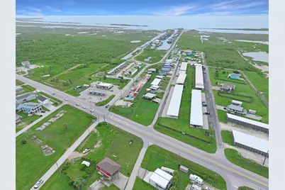 1012 N Stingaree Drive, Crystal Beach, TX 77650 - Photo 18