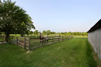 20510 Kickapoo Road, Waller, TX 77484 - Photo 24