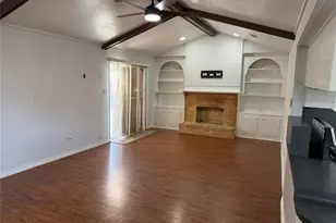 1014 Robinson St, Alvin, TX 77511 - Photo 4