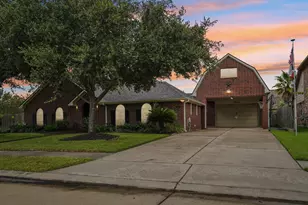 2526 Purple Horse Dr, League City, TX 77573 - Photo 2