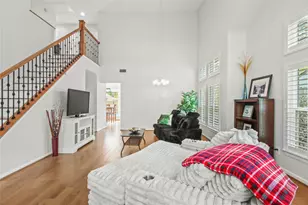 30 Village Knoll Pl, The Woodlands, TX 77381 - Photo 8