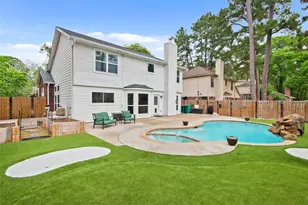 30 Village Knoll Pl, The Woodlands, TX 77381 - Photo 2