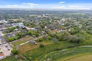 104 Kessler St, Hallettsville, TX 77964 - Photo 4