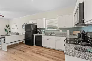 3535 Avenue M, Galveston, TX 77550 - Photo 12