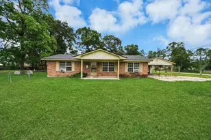 1301 Briarcliff St, Conroe, TX 77385 - Photo 2
