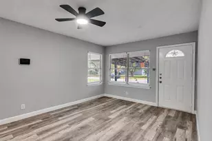 7914 Belbay St, Houston, TX 77033 - Photo 8