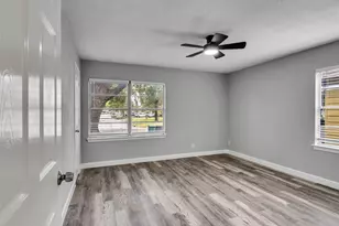 7914 Belbay St, Houston, TX 77033 - Photo 14