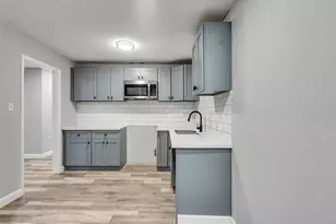 7914 Belbay St, Houston, TX 77033 - Photo 10