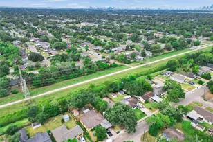 7914 Belbay St, Houston, TX 77033 - Photo 28