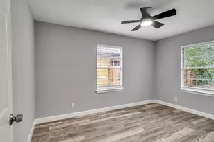 7914 Belbay St, Houston, TX 77033 - Photo 16