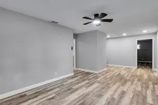 7914 Belbay St, Houston, TX 77033 - Photo 6