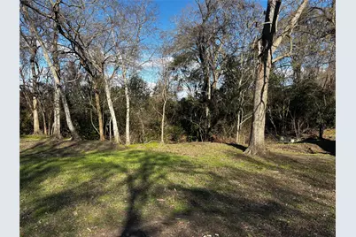 100 Ross Street #B, Huntsville, TX 77320 - Photo 2