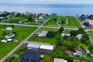 215 22nd St, Dickinson, TX 77539 - Photo 1