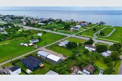 215 22nd Street, Dickinson, TX 77539 - Photo 2