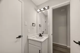 5102 Park Village Dr, Houston, TX 77048 - Photo 24