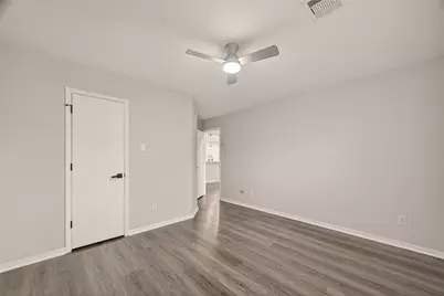 5102 Park Village Drive, Houston, TX 77048 - Photo 22