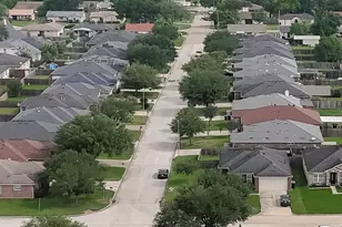 5102 Park Village Dr, Houston, TX 77048 - Photo 38