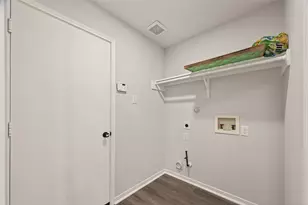 5102 Park Village Dr, Houston, TX 77048 - Photo 18