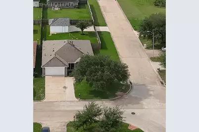 5102 Park Village Drive, Houston, TX 77048 - Photo 6
