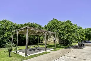 138 Sandpiper Cir, Palacios, TX 77465 - Photo 6