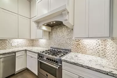 10914 Brookeshire Chase Lane, Houston, TX 77043 - Photo 12